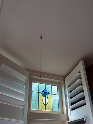 Pictured here with stainless steel cable and 25kg hook